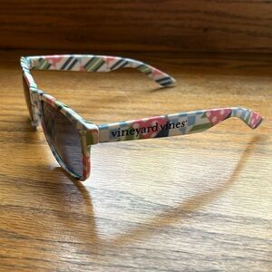 Vineyard Vines Kentucky Derby Sunglasses